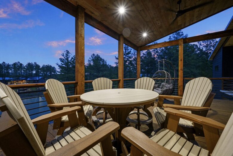 Luxury Broken Bow Lodge with Pool, Hot Tub and Endless Recreation - Broken Bow, Oklahoma