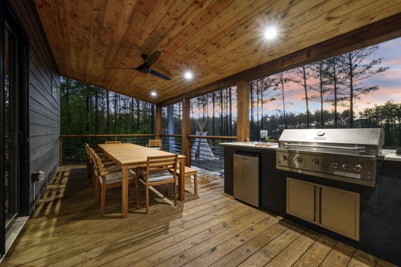 Luxury Broken Bow Lodge with Pool, Hot Tub and Endless Recreation - Broken Bow, Oklahoma