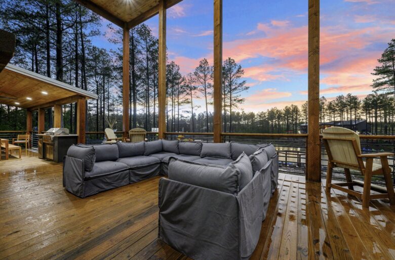 Luxury Broken Bow Lodge with Pool, Hot Tub and Endless Recreation - Broken Bow, Oklahoma