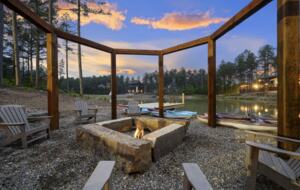 Luxury Broken Bow Lodge with Pool, Hot Tub and Endless Recreation - Broken Bow, Oklahoma