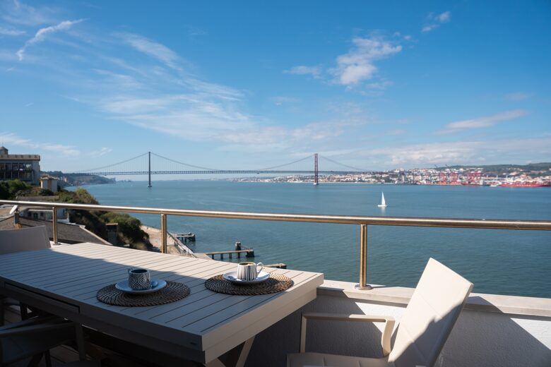 Cacilhas Waterfront Retreat with Tagus River and Lisbon Views - Lisbon, Portugal