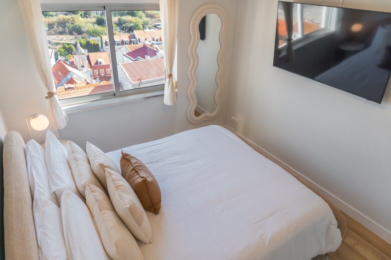 Cacilhas Waterfront Retreat with Tagus River and Lisbon Views - Lisbon, Portugal