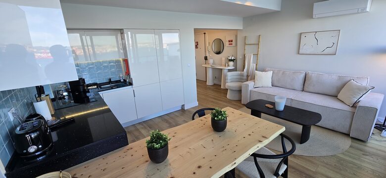 Cacilhas Waterfront Retreat with Tagus River and Lisbon Views - Lisbon, Portugal