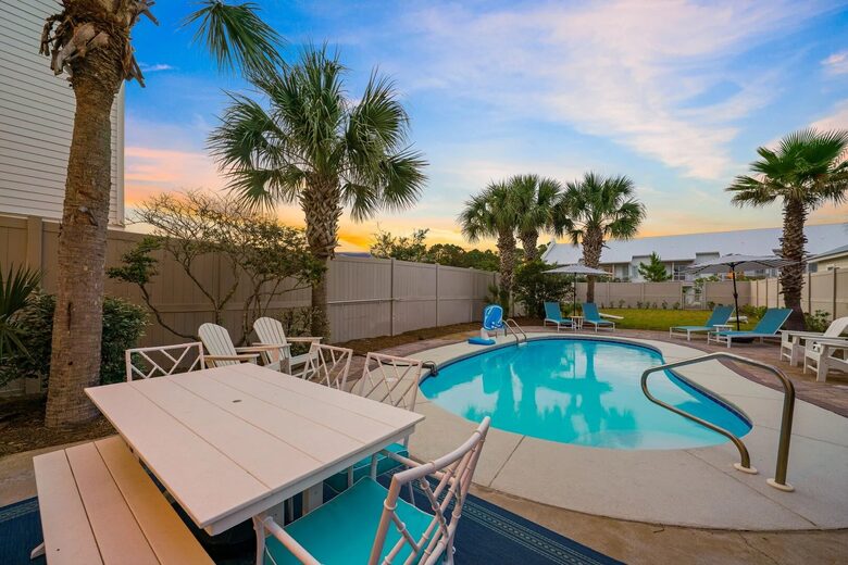 Santa Rosa Beach Escape with Private Pool Near Oyster Lake - Santa Rosa Beach, Florida
