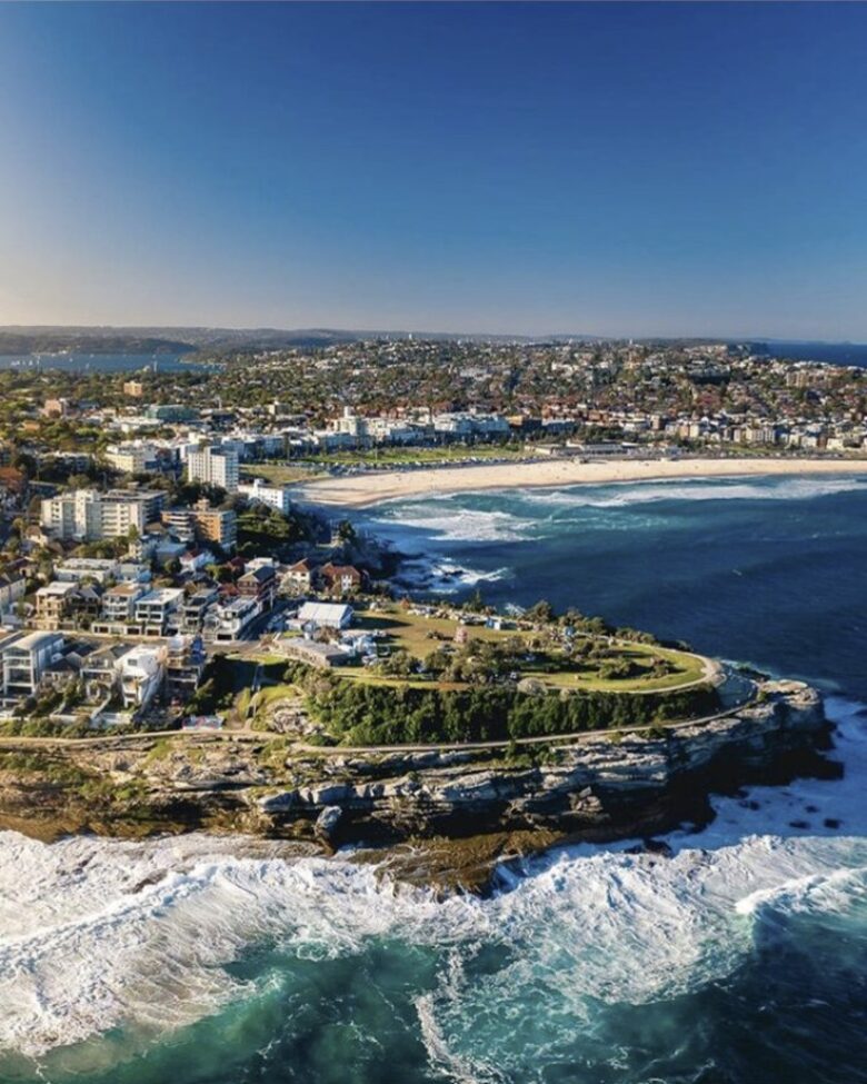 Tamarama Oceanfront Residence with Sweeping Coastal Views - Sydney, Australia