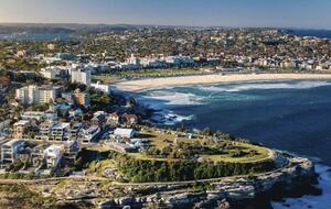 Tamarama Oceanfront Residence with Sweeping Coastal Views - Sydney, Australia
