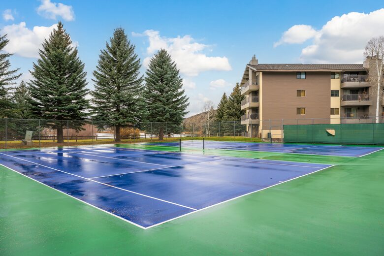 The LOTO Lodge @ BC West - Close to Beaver Creek and Vail! - Avon, Colorado