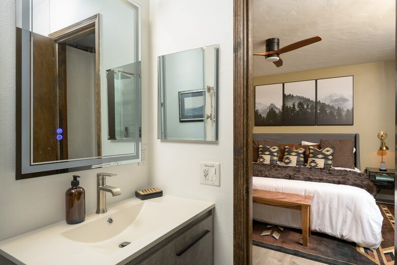The LOTO Lodge @ BC West - Close to Beaver Creek and Vail! - Avon, Colorado