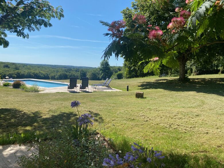 Restored Dordogne Country House with Heated Pool - Lalinde, France