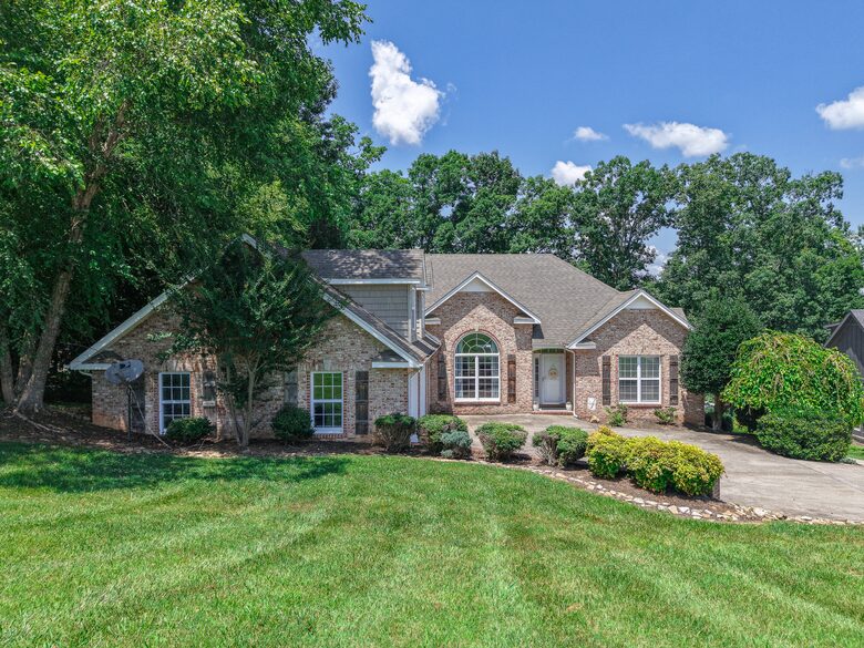 Spacious Waterfront Escape on Tim’s Ford Lake - Estill Springs, Tennessee