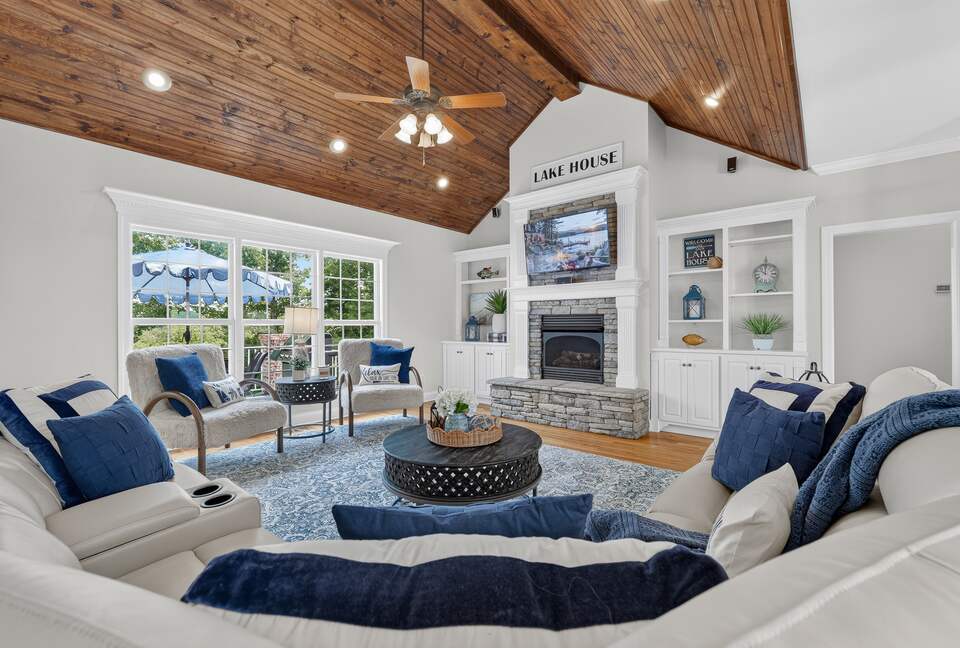 Spacious Waterfront Escape on Tim’s Ford Lake - Estill Springs, Tennessee