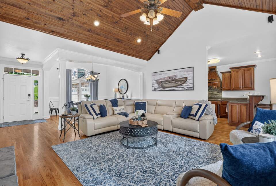 Spacious Waterfront Escape on Tim’s Ford Lake - Estill Springs, Tennessee