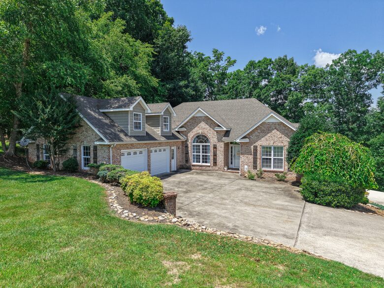 Spacious Waterfront Escape on Tim’s Ford Lake - Estill Springs, Tennessee