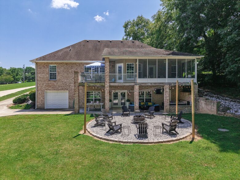 Spacious Waterfront Escape on Tim’s Ford Lake - Estill Springs, Tennessee