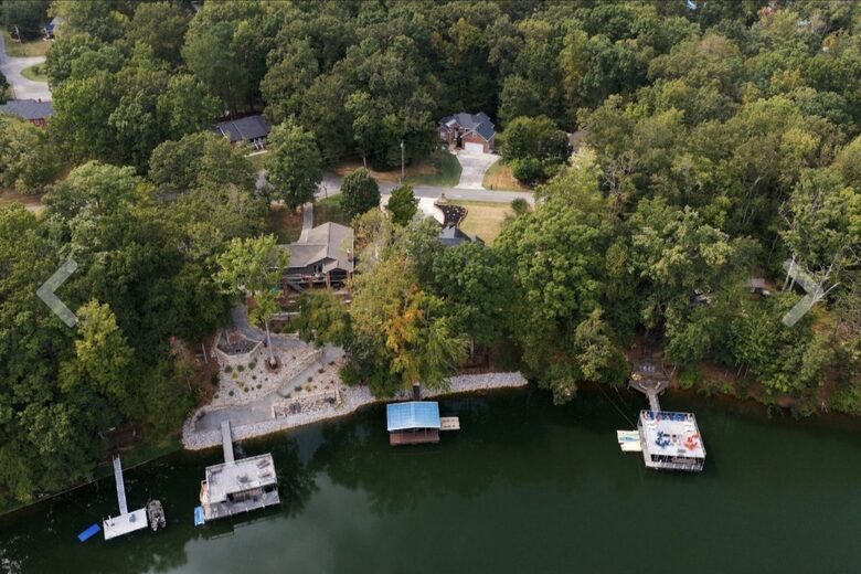 Grand Lakeview | Double Decker Dock, Fire Pit, Spa - Winchester, Tennessee