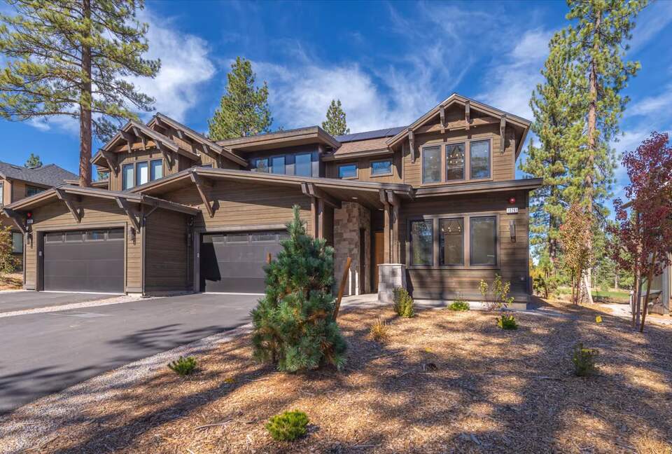 Mountain-Modern Schaffer’s Mill Home with Scenic Views - Truckee, California