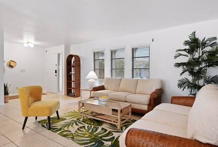 Tropical Retreat with Private Saltwater Pool & Putting Green - Cape Coral, Florida