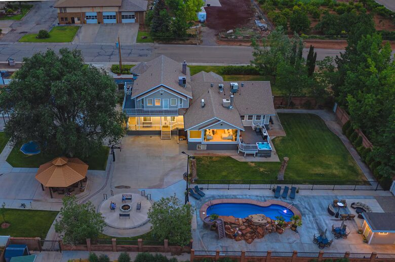 Hildale Group Escape with Pool, Sauna and Private Theater - Hildale, Utah