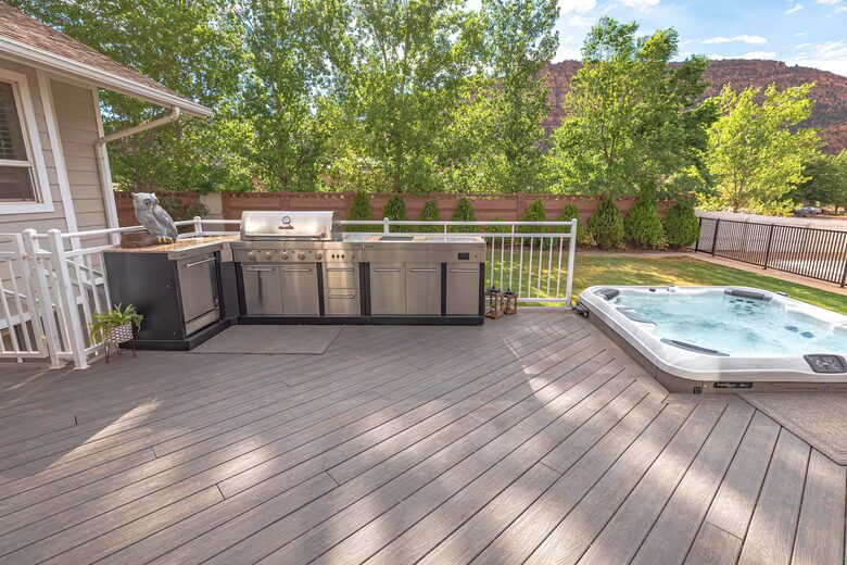 Hildale Group Escape with Pool, Sauna and Private Theater - Hildale, Utah