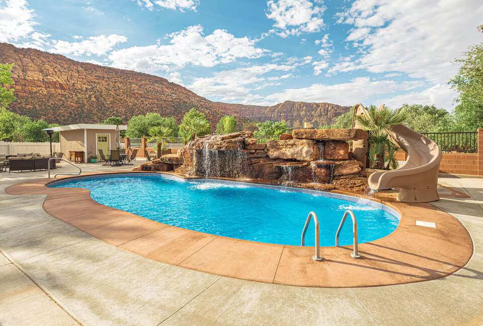 Hildale Group Escape with Pool, Sauna and Private Theater - Hildale, Utah
