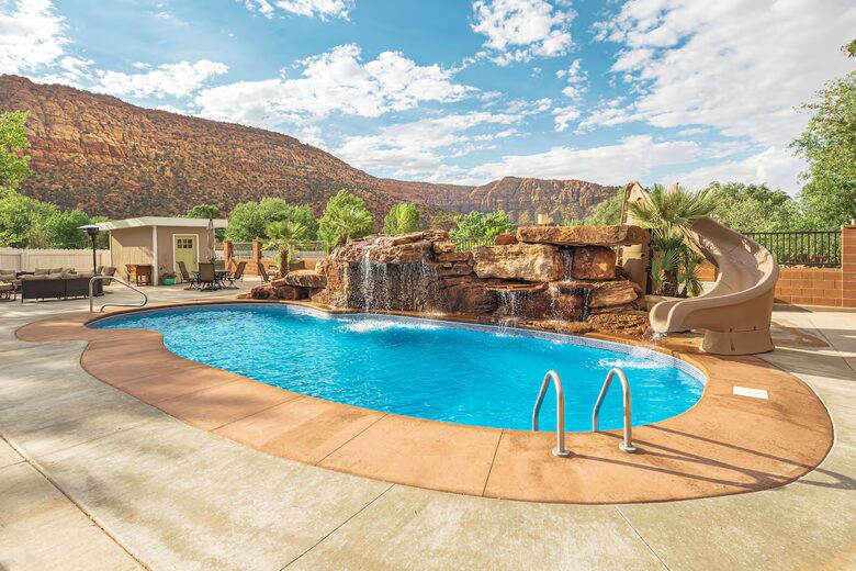 Hildale Group Escape with Pool, Sauna and Private Theater - Hildale, Utah