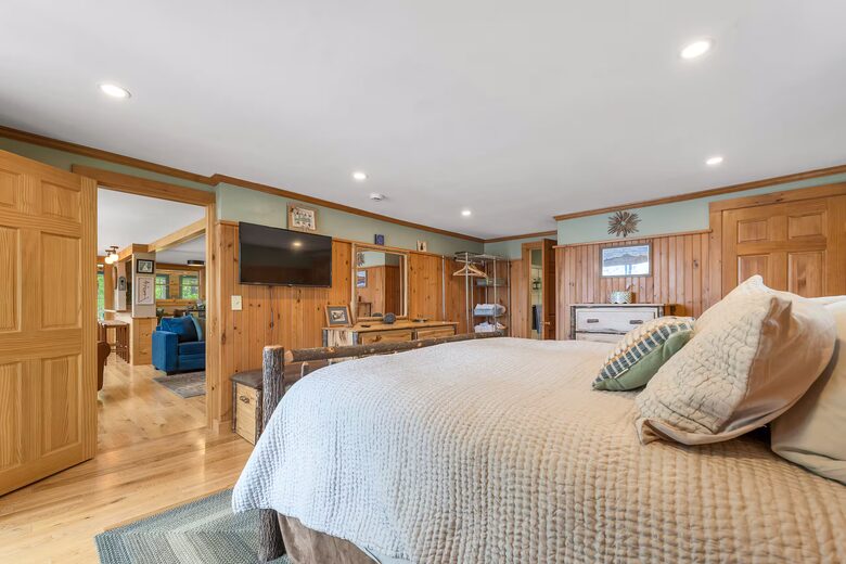Relaxed East Wakefield Retreat Directly on Balch Lake - East Wakefield, New Hampshire
