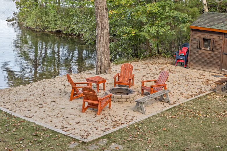 Relaxed East Wakefield Retreat Directly on Balch Lake - East Wakefield, New Hampshire