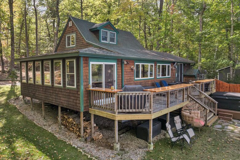 Relaxed East Wakefield Retreat Directly on Balch Lake - East Wakefield, New Hampshire