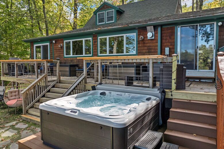 Relaxed East Wakefield Retreat Directly on Balch Lake - East Wakefield, New Hampshire