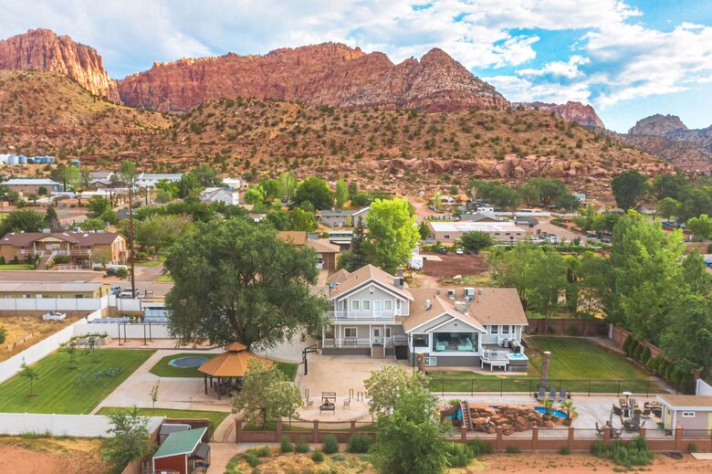 Hildale Group Escape with Pool, Sauna and Private Theater - Hildale, Utah