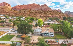Hildale Group Escape with Pool, Sauna and Private Theater - Hildale, Utah