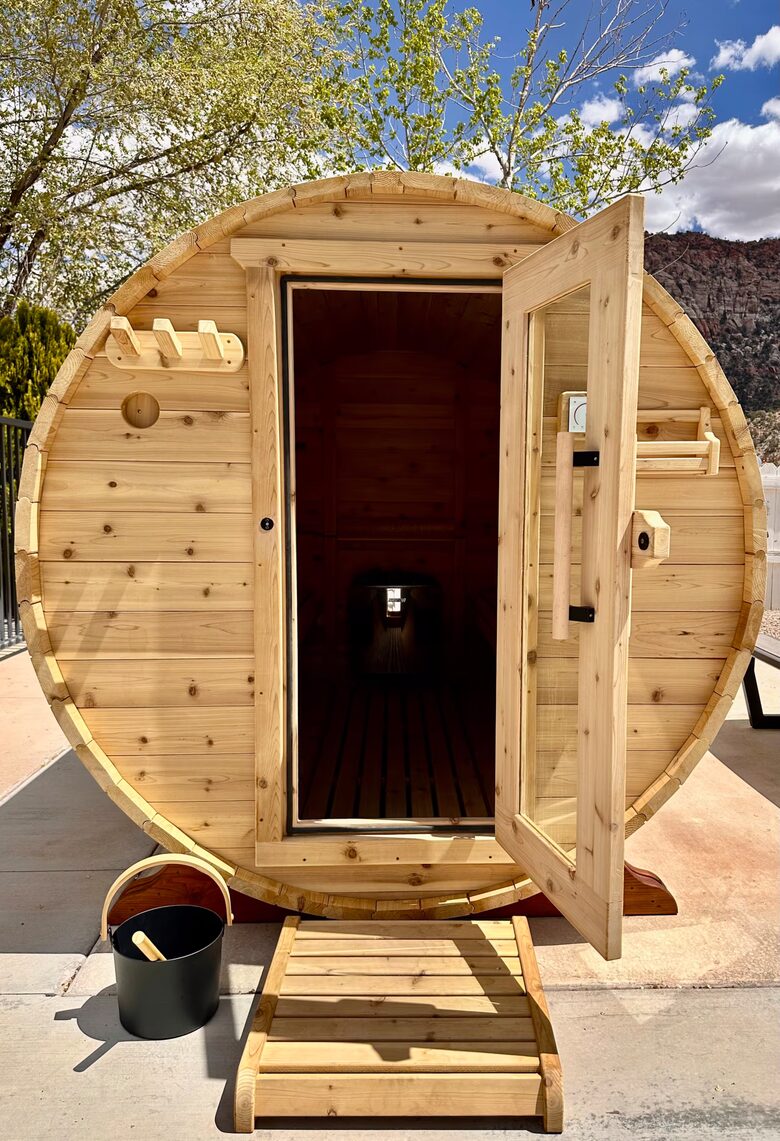 Hildale Group Escape with Pool, Sauna and Private Theater - Hildale, Utah