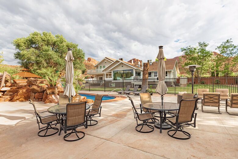 Hildale Group Escape with Pool, Sauna and Private Theater - Hildale, Utah