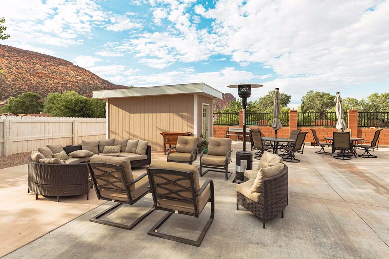 Hildale Group Escape with Pool, Sauna and Private Theater - Hildale, Utah