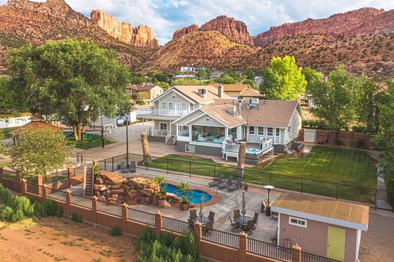 Hildale Group Escape with Pool, Sauna and Private Theater - Hildale, Utah