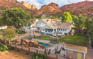 Hildale Group Escape with Pool, Sauna and Private Theater - Hildale, Utah