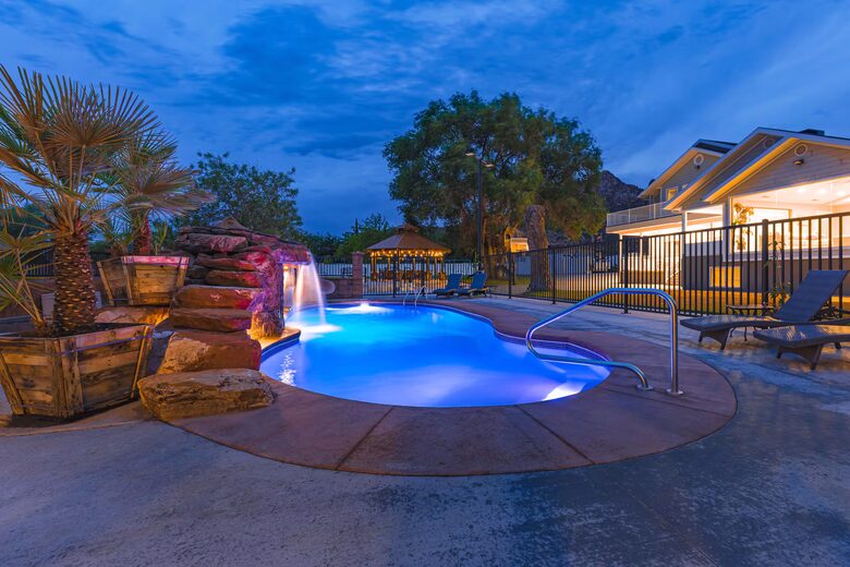 Hildale Group Escape with Pool, Sauna and Private Theater - Hildale, Utah