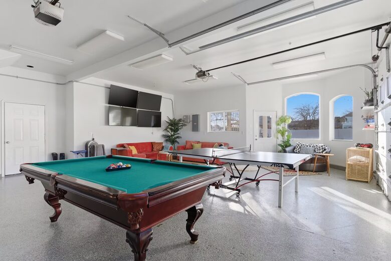 Hildale Group Escape with Pool, Sauna and Private Theater - Hildale, Utah