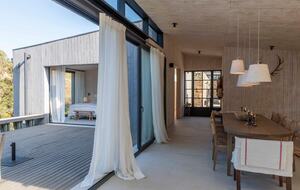 Refined Coastal Home in La Laguna - La Laguna de Puchuncaví, Chile