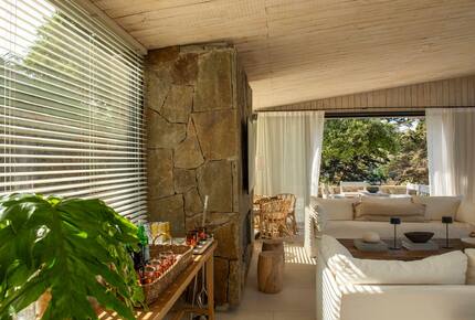 Refined Coastal Home in La Laguna - La Laguna de Puchuncaví, Chile