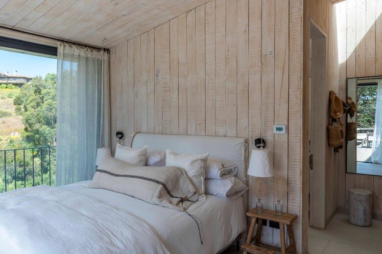 Refined Coastal Home in La Laguna - La Laguna de Puchuncaví, Chile