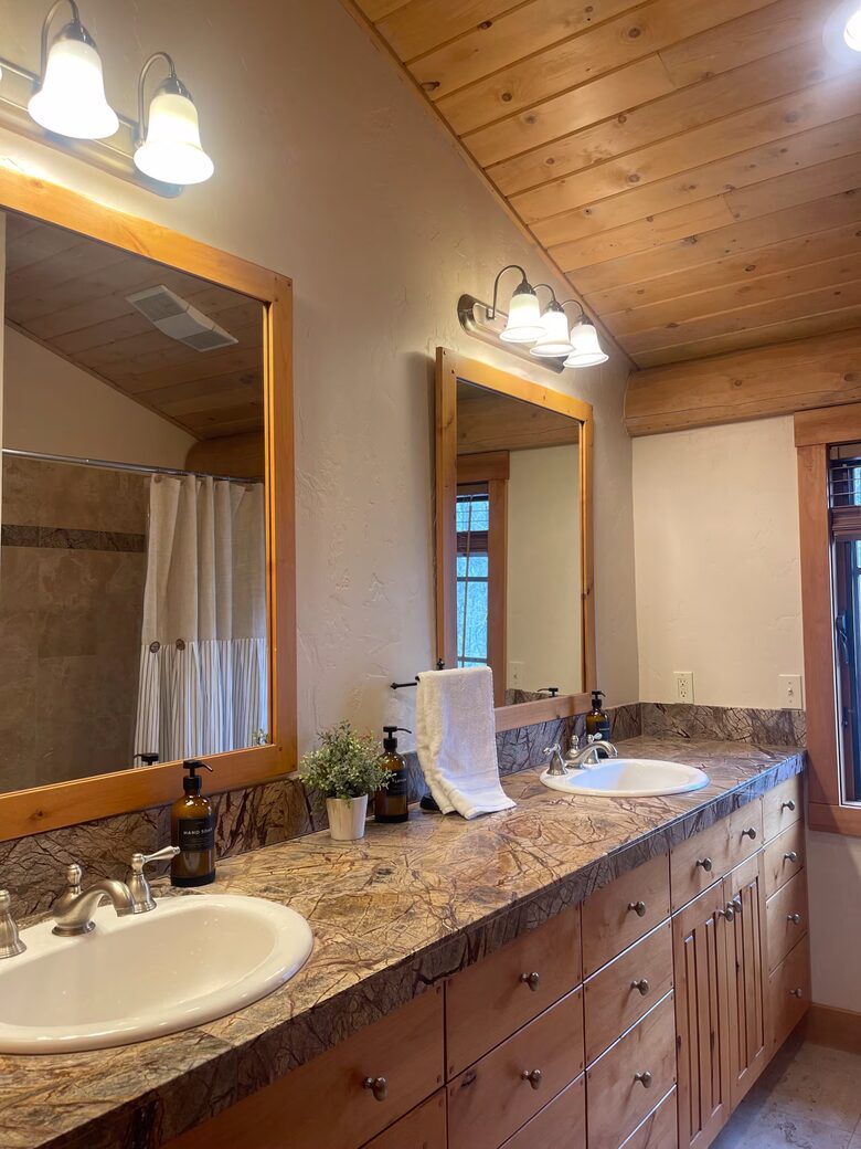Private Riverfront Retreat in Weber Canyon - Oakley, Utah