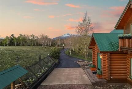 Colorado Mountain Cabin Overlooking Pikes Peak - Woodland Park, Colorado