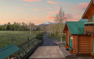 Colorado Mountain Cabin Overlooking Pikes Peak - Woodland Park, Colorado