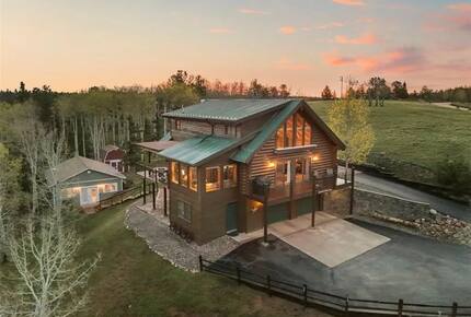 Colorado Mountain Cabin Overlooking Pikes Peak - Woodland Park, Colorado
