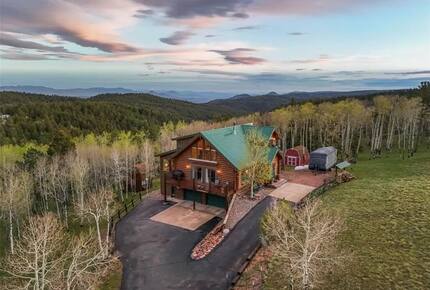 Colorado Mountain Cabin Overlooking Pikes Peak - Woodland Park, Colorado