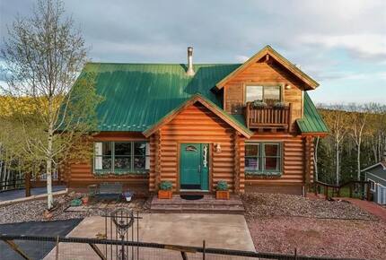 Colorado Mountain Cabin Overlooking Pikes Peak - Woodland Park, Colorado