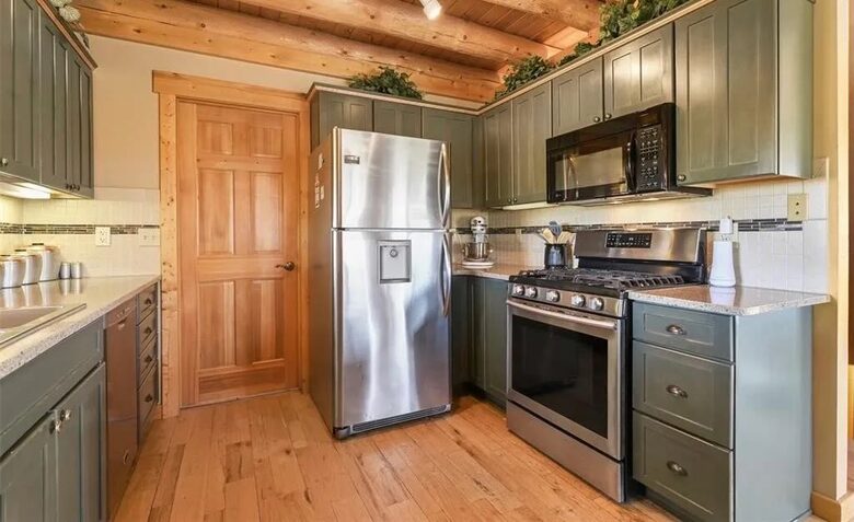 Colorado Mountain Cabin Overlooking Pikes Peak - Woodland Park, Colorado