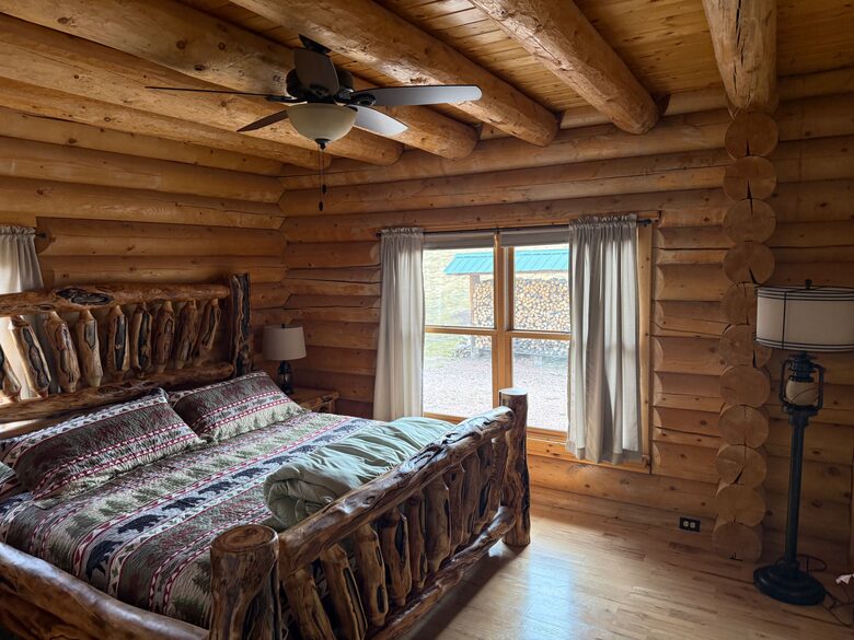 Colorado Mountain Cabin Overlooking Pikes Peak - Woodland Park, Colorado
