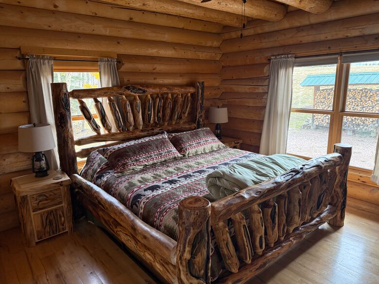 Colorado Mountain Cabin Overlooking Pikes Peak - Woodland Park, Colorado